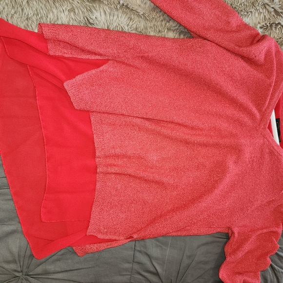 Tops - Picture 3 of 13